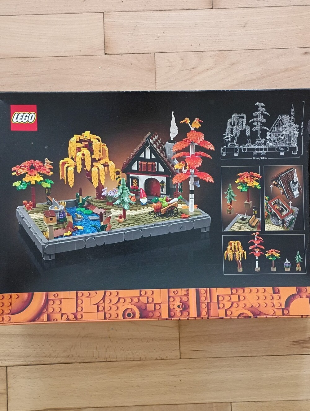 LEGO Icons Autumn Cottage Garden Set